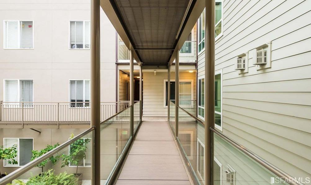 566 South Van Ness Avenue Unit: 14