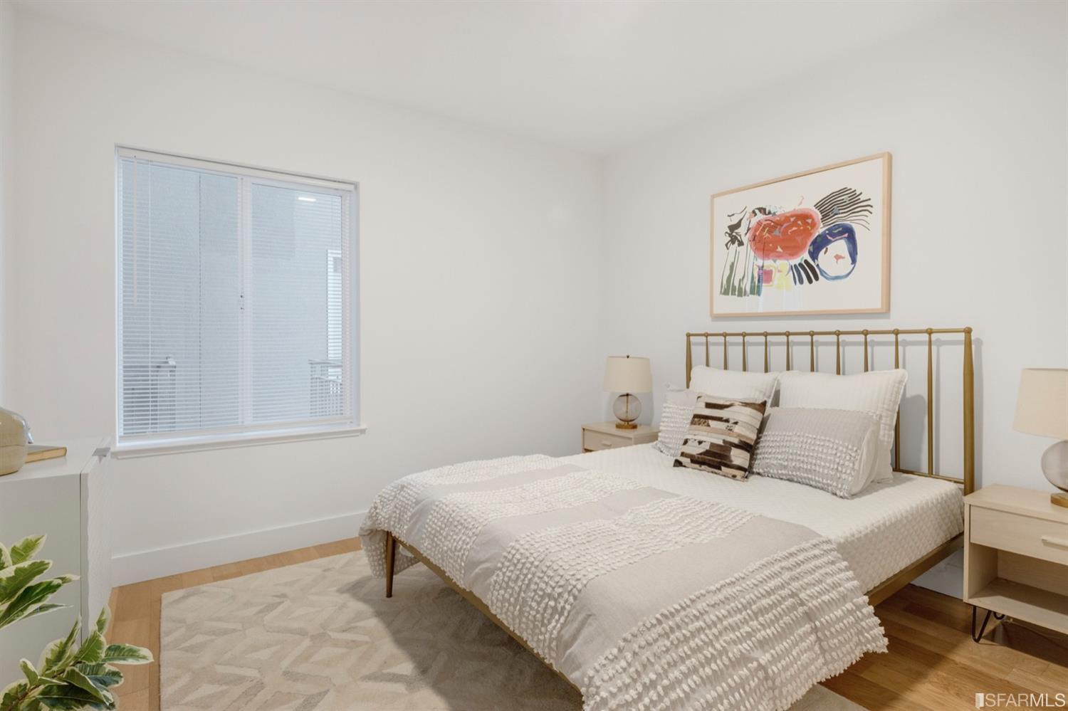 566 South Van Ness Avenue Unit: 14
