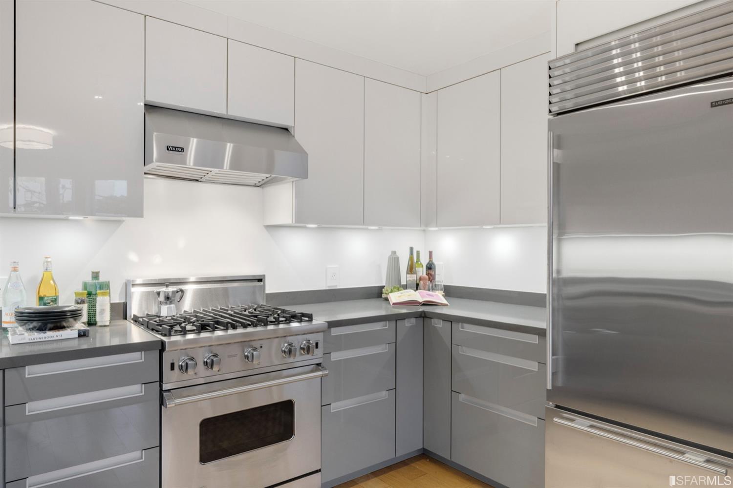 566 South Van Ness Avenue Unit: 14