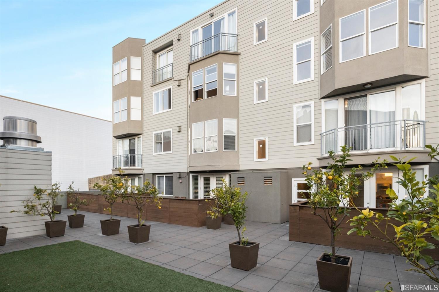 566 South Van Ness Avenue Unit: 14