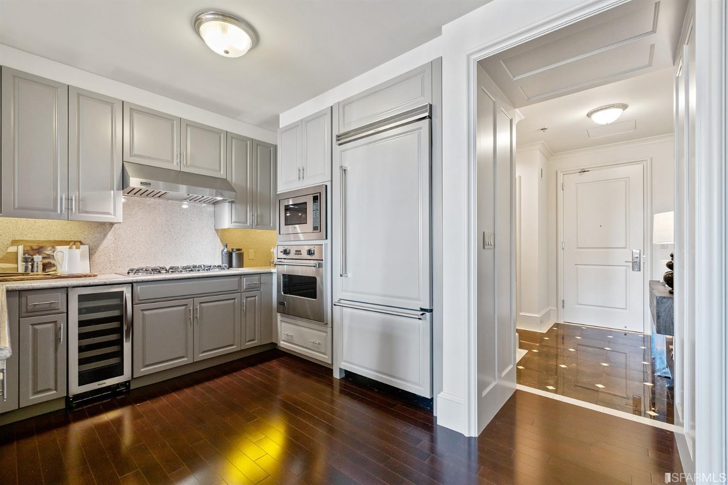 690 Market Street Unit: 1802