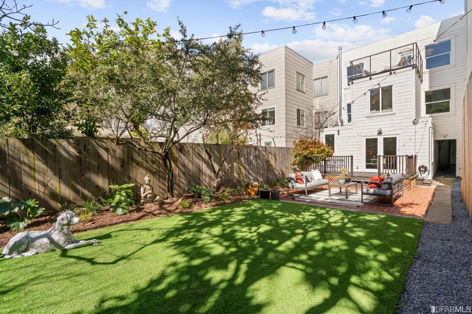 1635 Chestnut Street