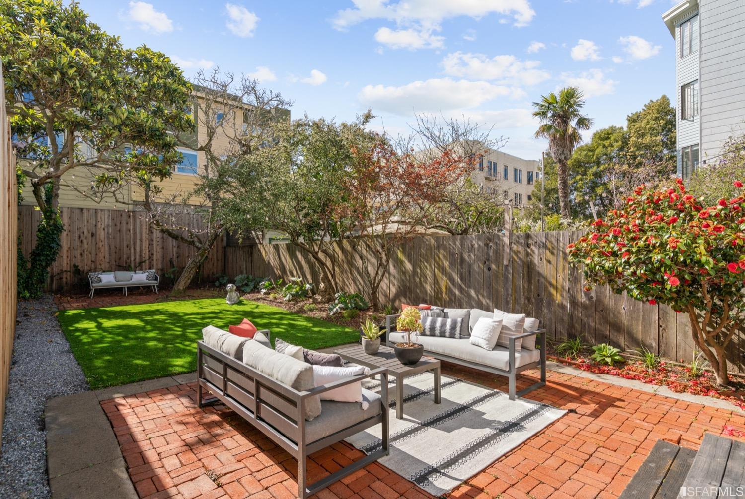 1635 Chestnut Street