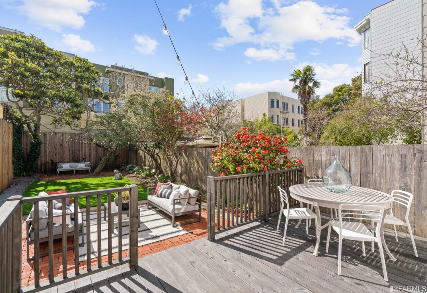 1635 Chestnut Street