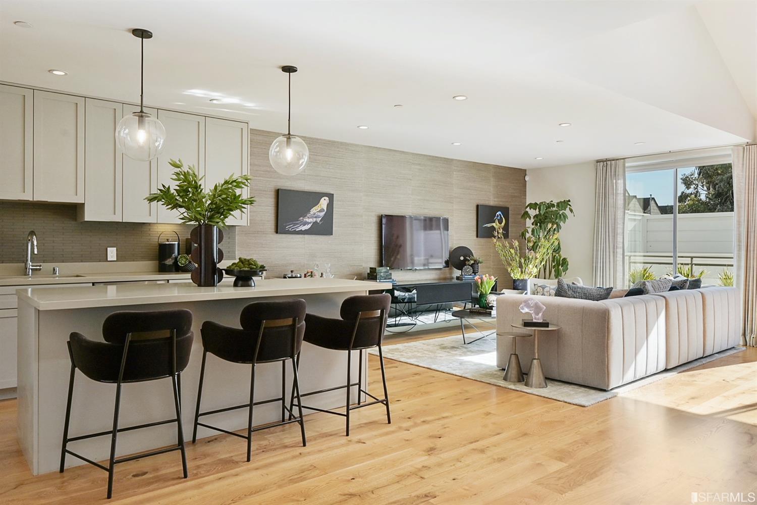 3133 24th Street Unit: 5