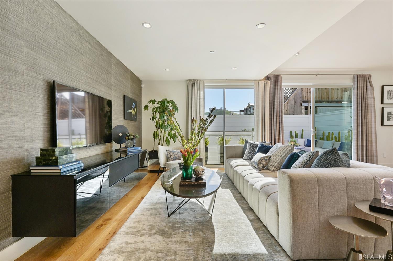 3133 24th Street Unit: 5