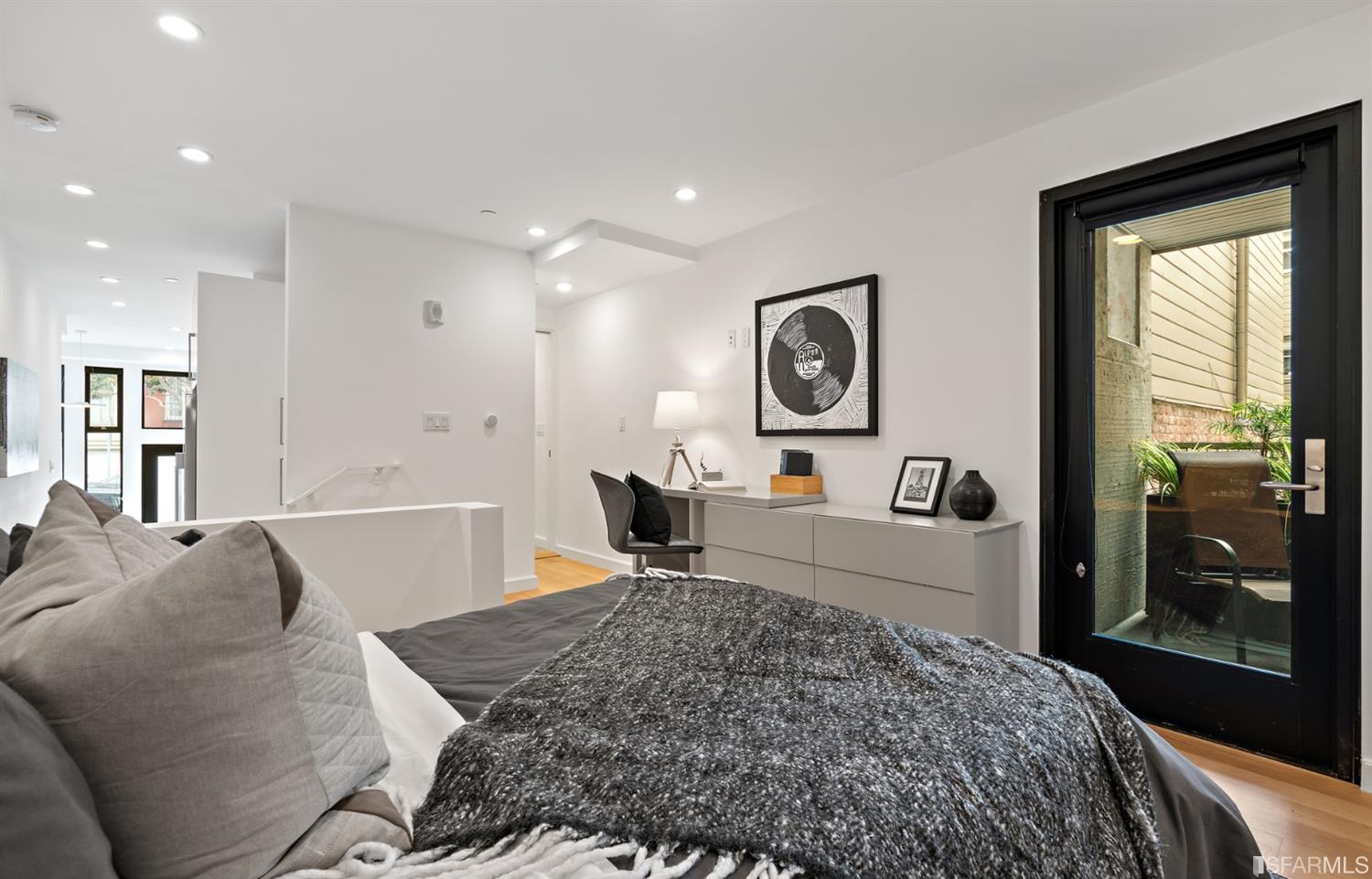 1282 Hayes Street Unit: 101