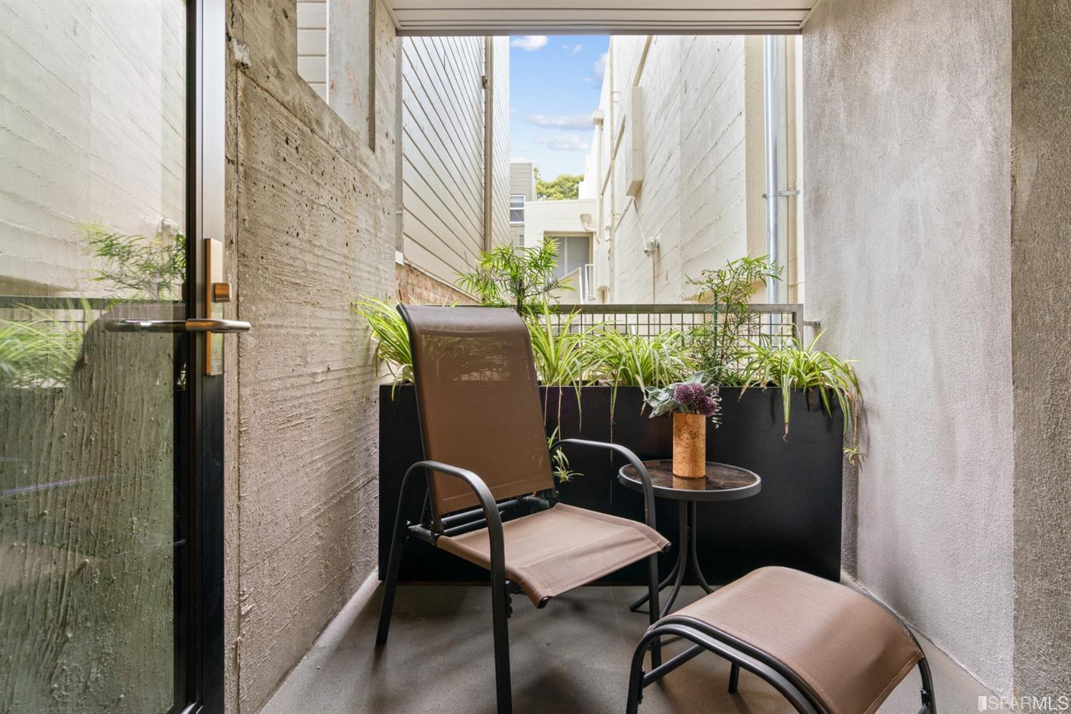 1282 Hayes Street Unit: 101