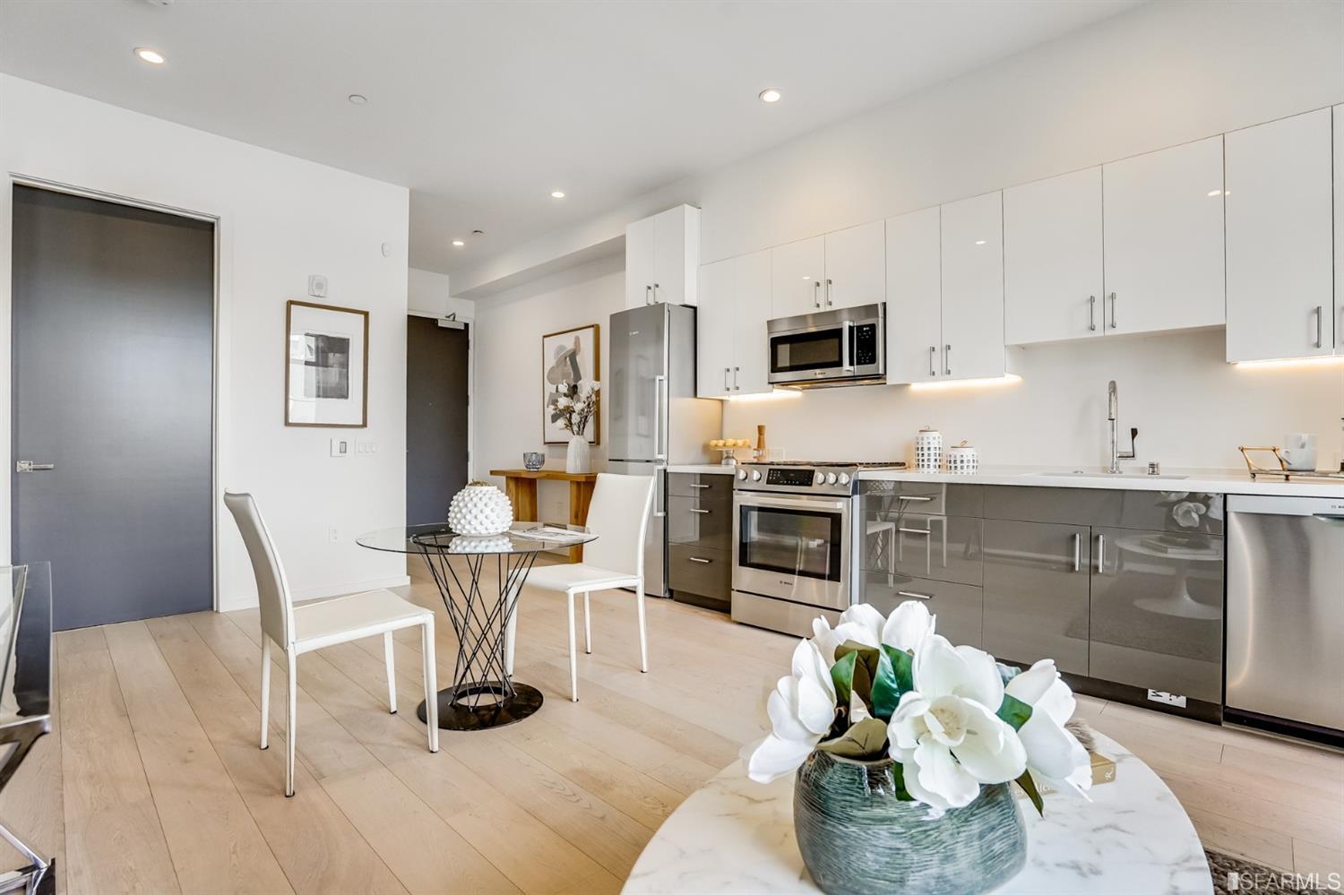 1001 17th Street Unit: 303