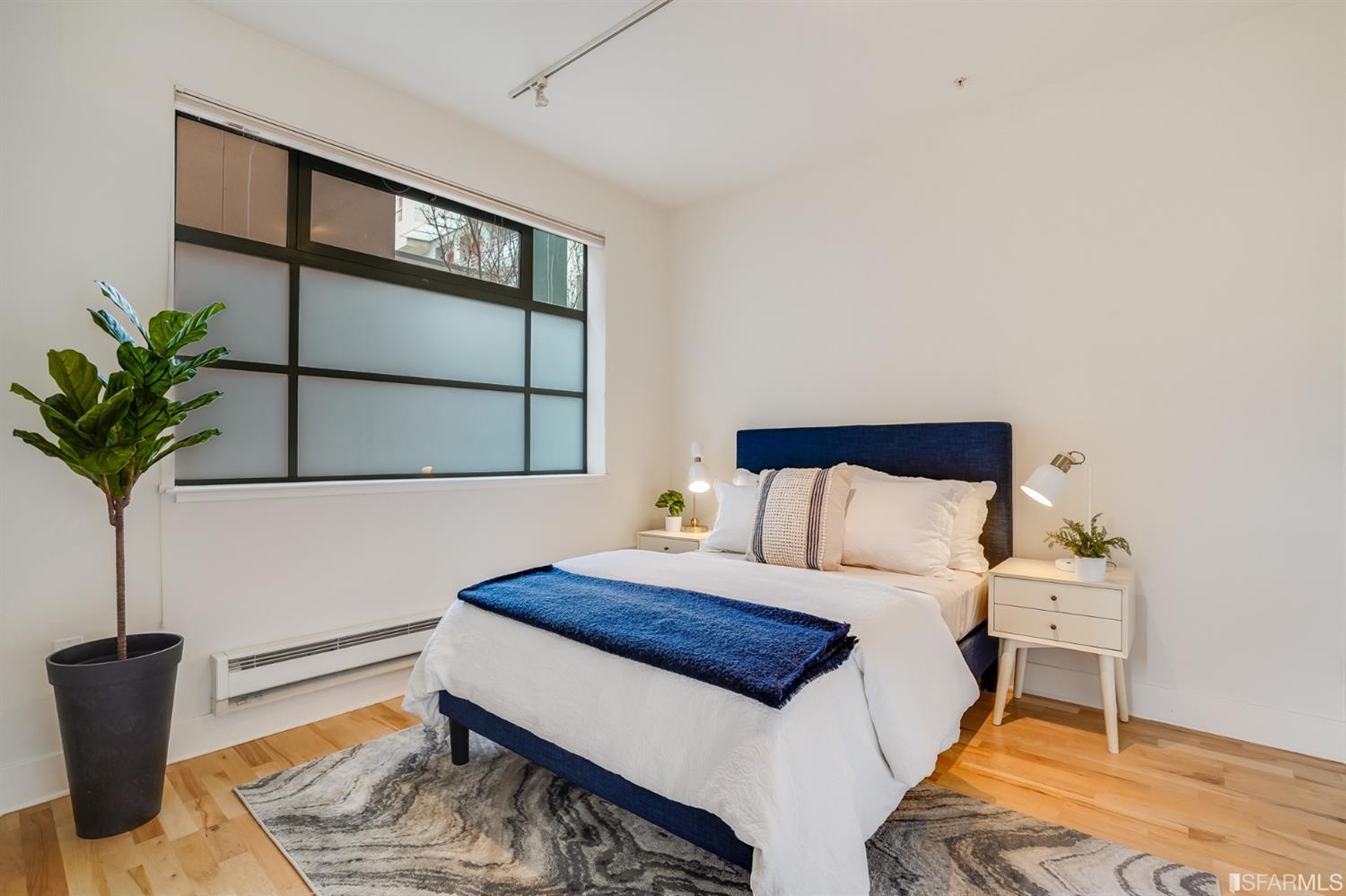 590 6th Street Unit: 212