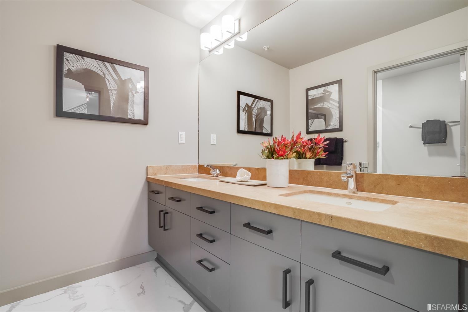 590 6th Street Unit: 212