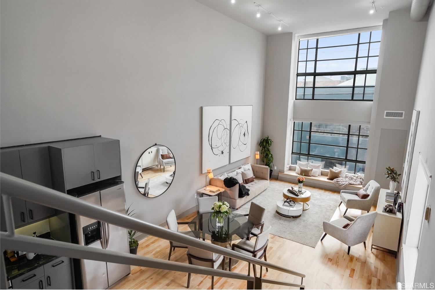 590 6th Street Unit: 212