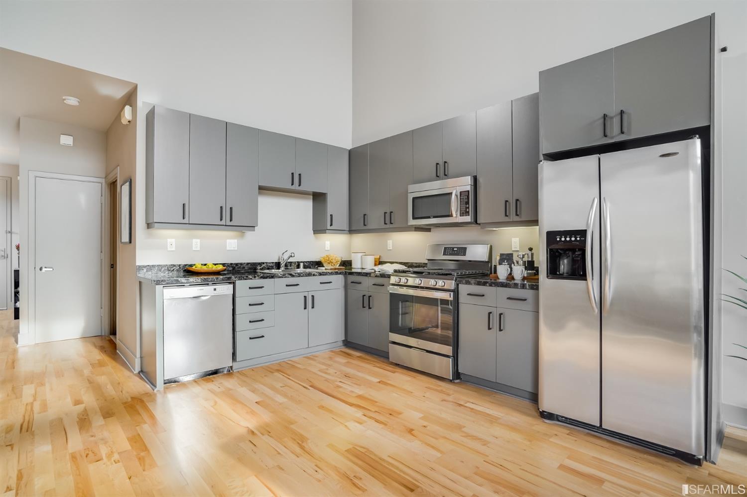 590 6th Street Unit: 212