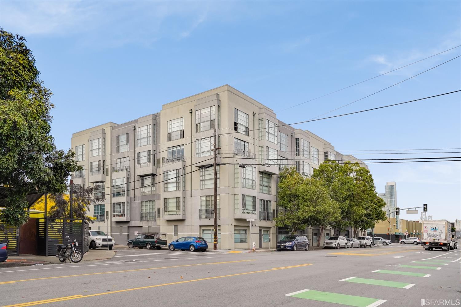 590 6th Street Unit: 212