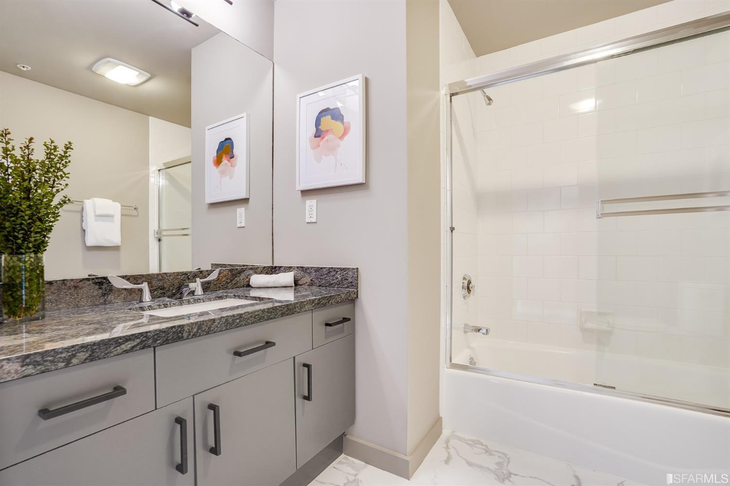 590 6th Street Unit: 212