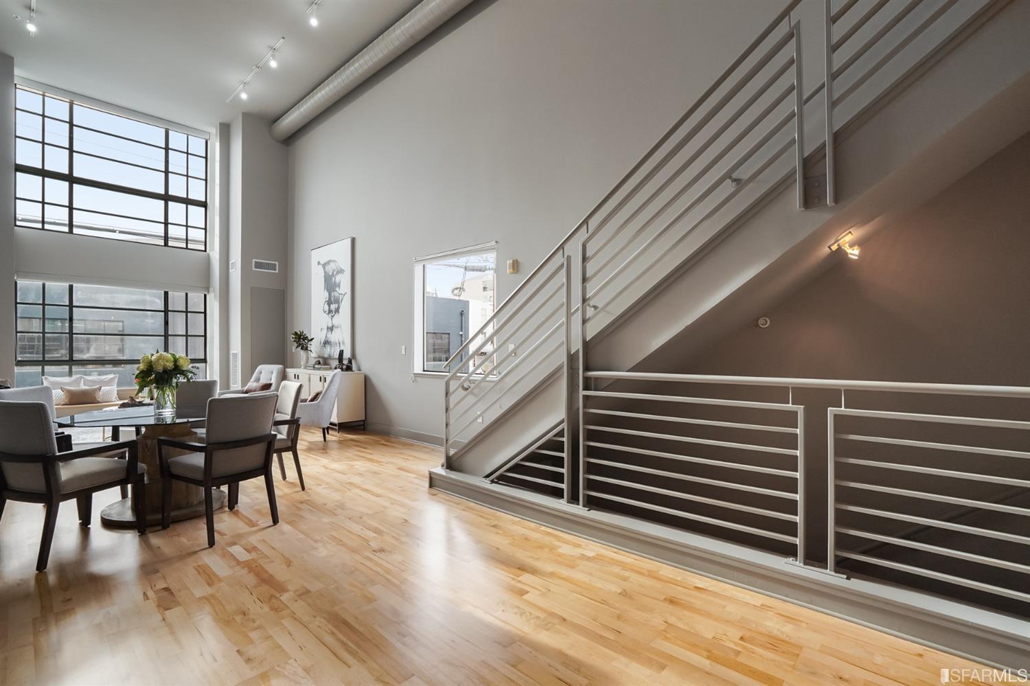 590 6th Street Unit: 212