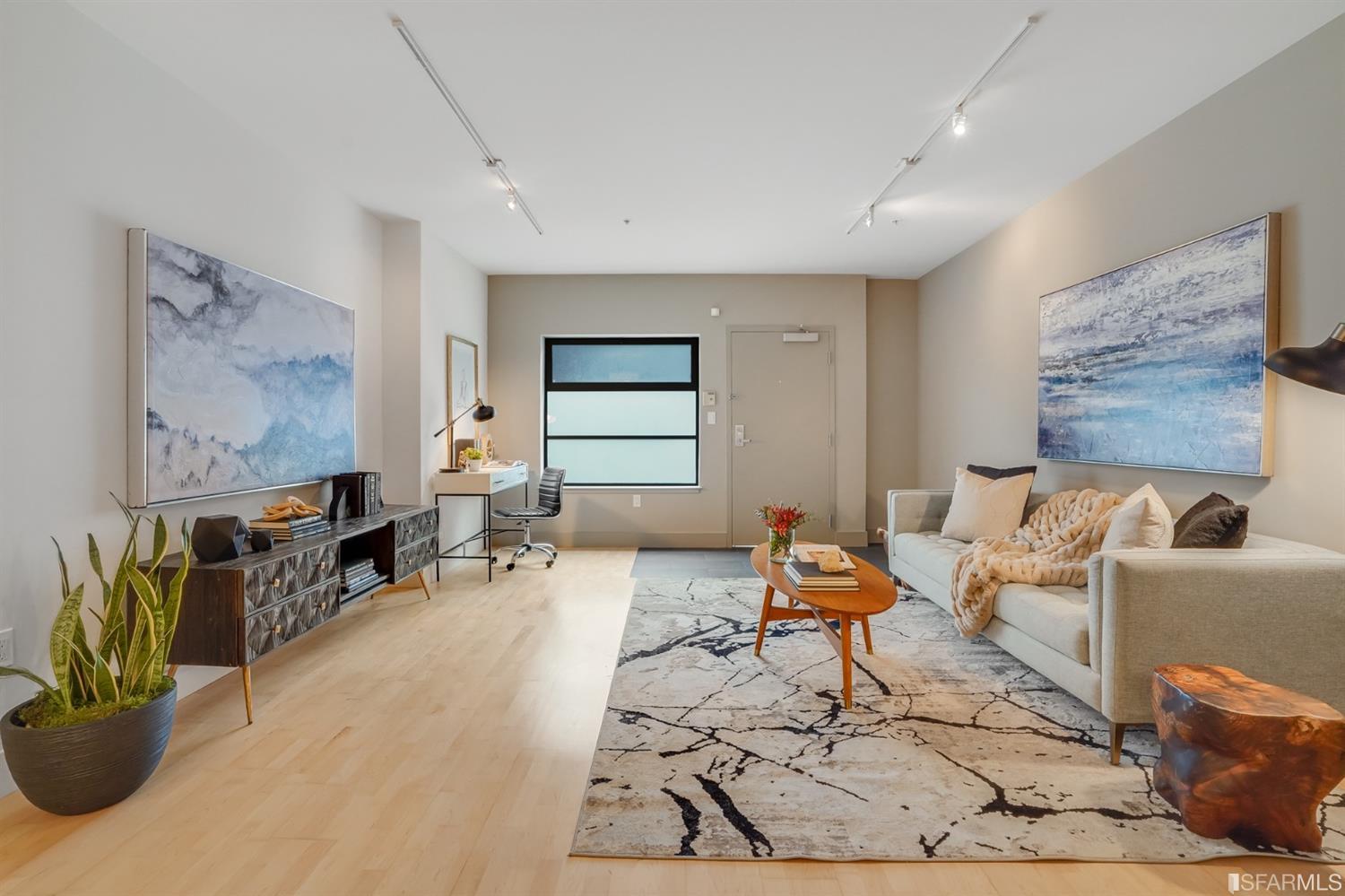 590 6th Street Unit: 212