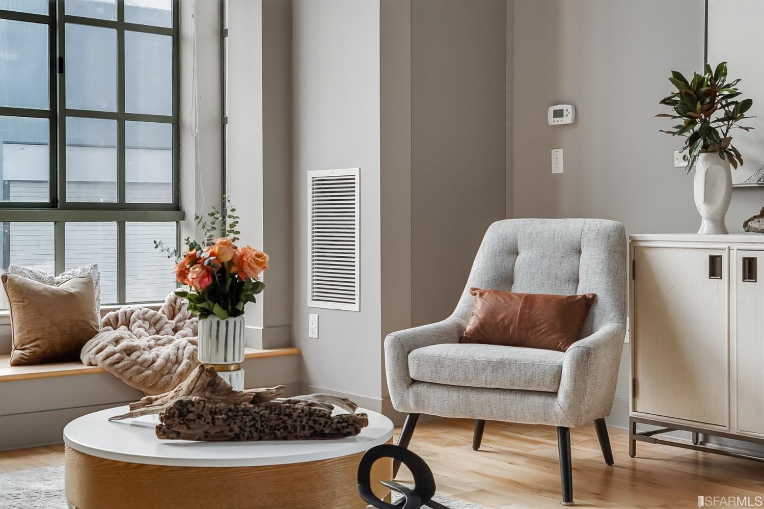 590 6th Street Unit: 212