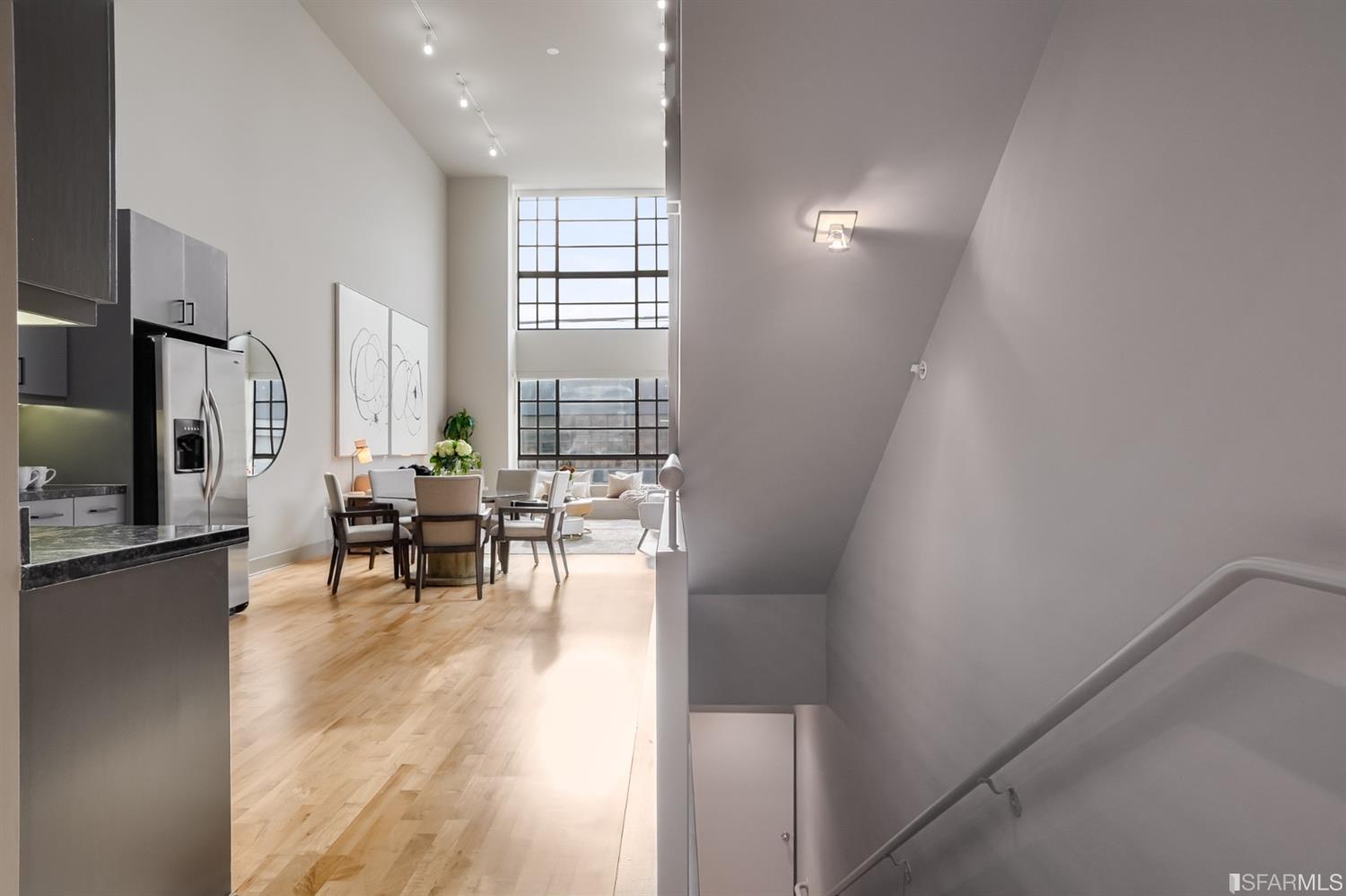 590 6th Street Unit: 212