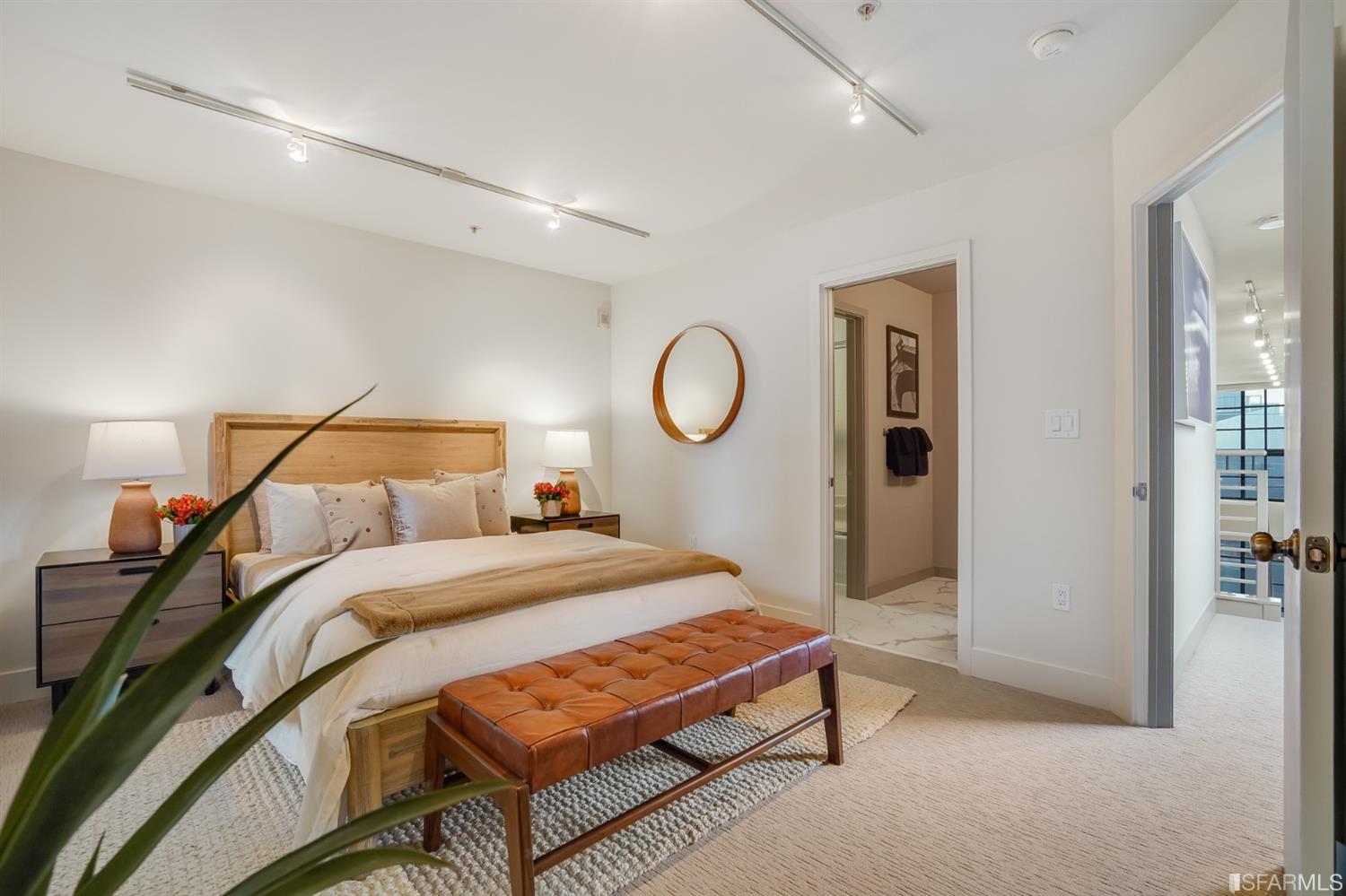 590 6th Street Unit: 212