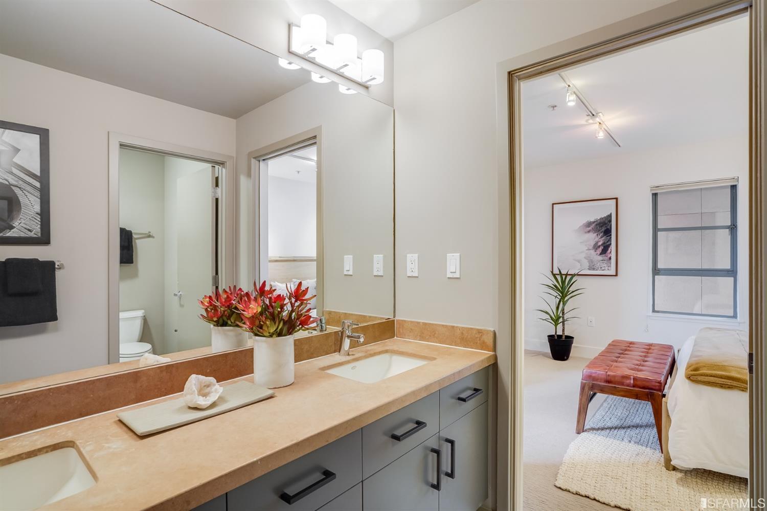 590 6th Street Unit: 212