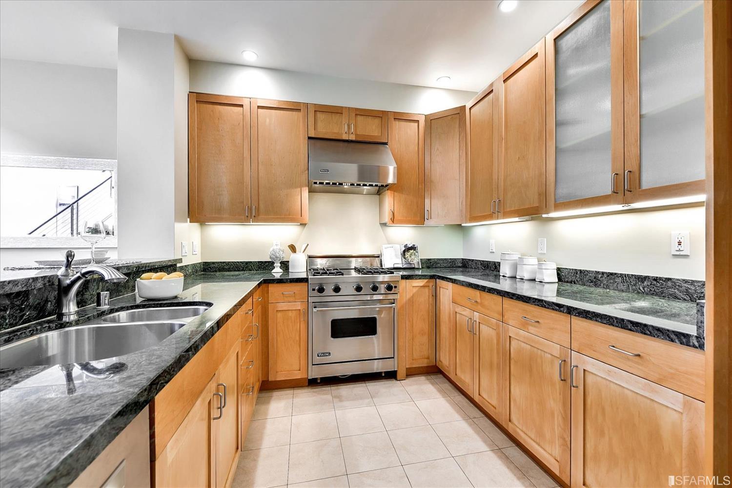 2488 Sutter Street Unit: 2