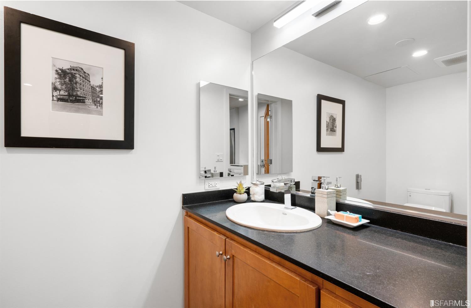 601 Alabama Street Unit: 303