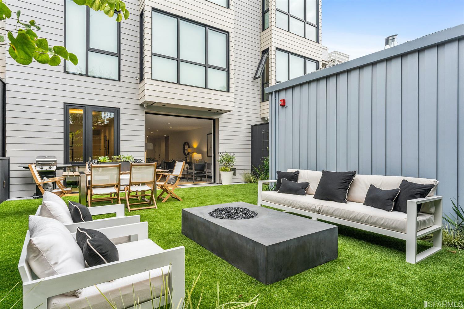 858 Capp Street Unit: 1