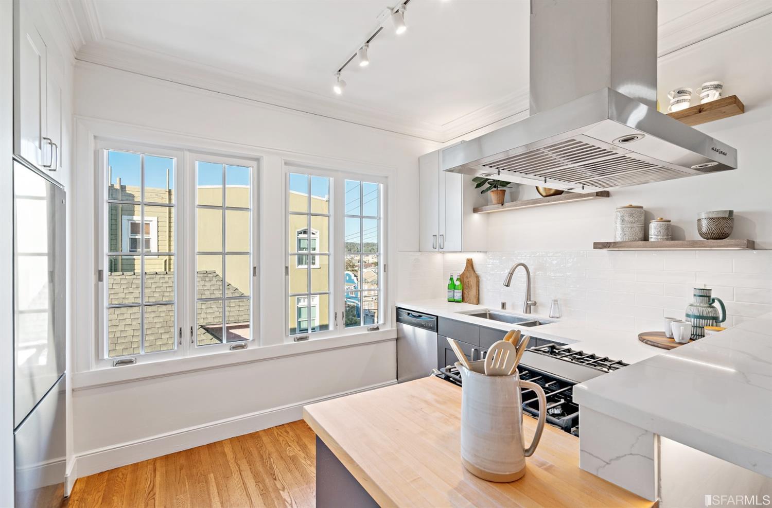 595 12th Avenue Unit: 5