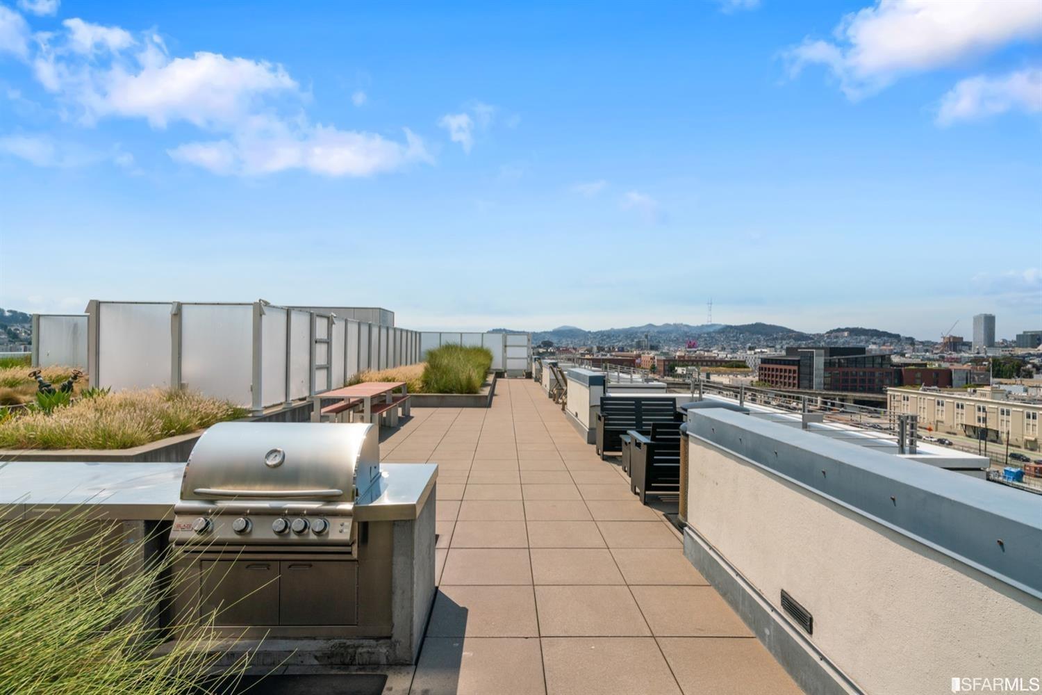 300 Berry Street Unit: 1407