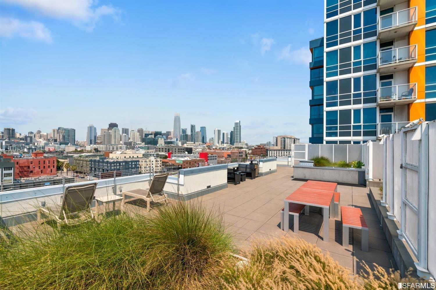 300 Berry Street Unit: 1407