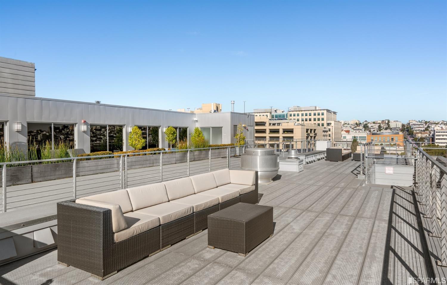 2000 Ellis Street Unit: 205