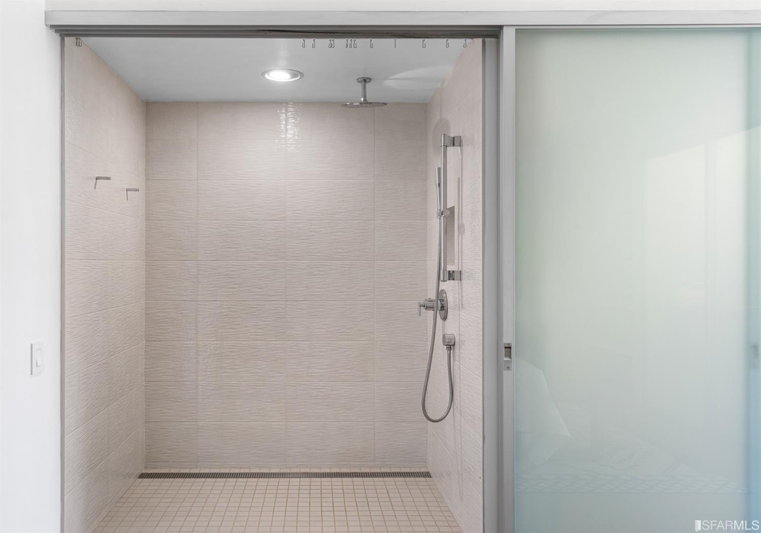 2000 Ellis Street Unit: 205