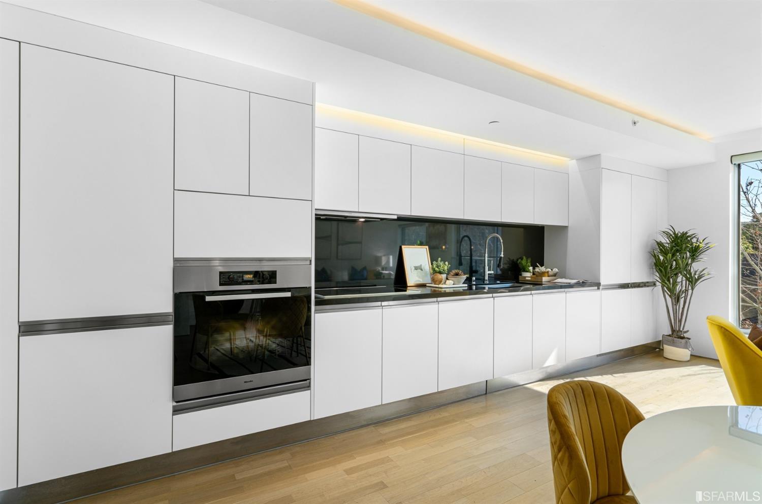 2000 Ellis Street Unit: 205