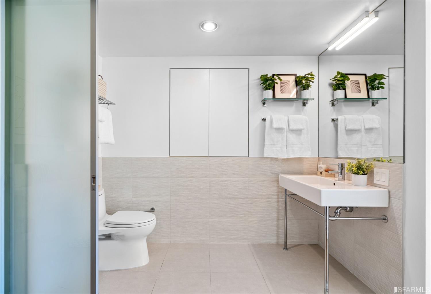 2000 Ellis Street Unit: 205