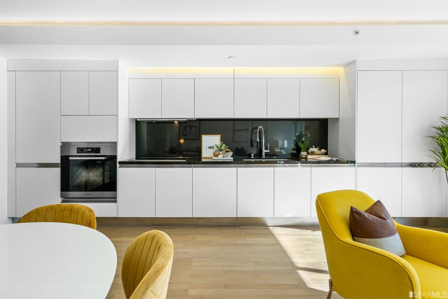 2000 Ellis Street Unit: 205