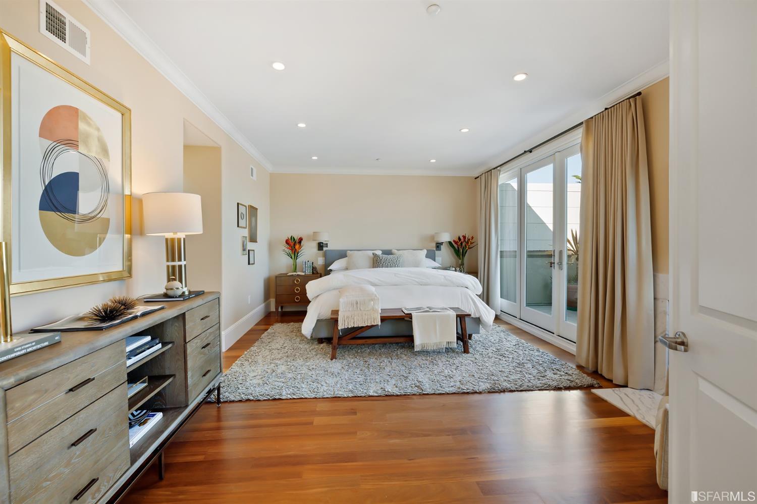 950 Corbett Avenue Unit: 3