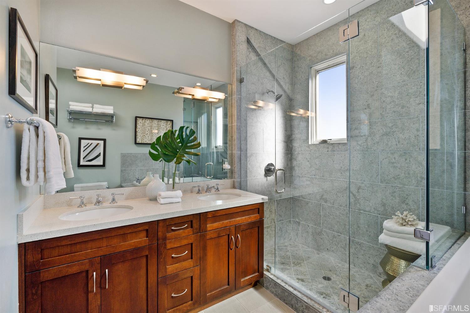 950 Corbett Avenue Unit: 3