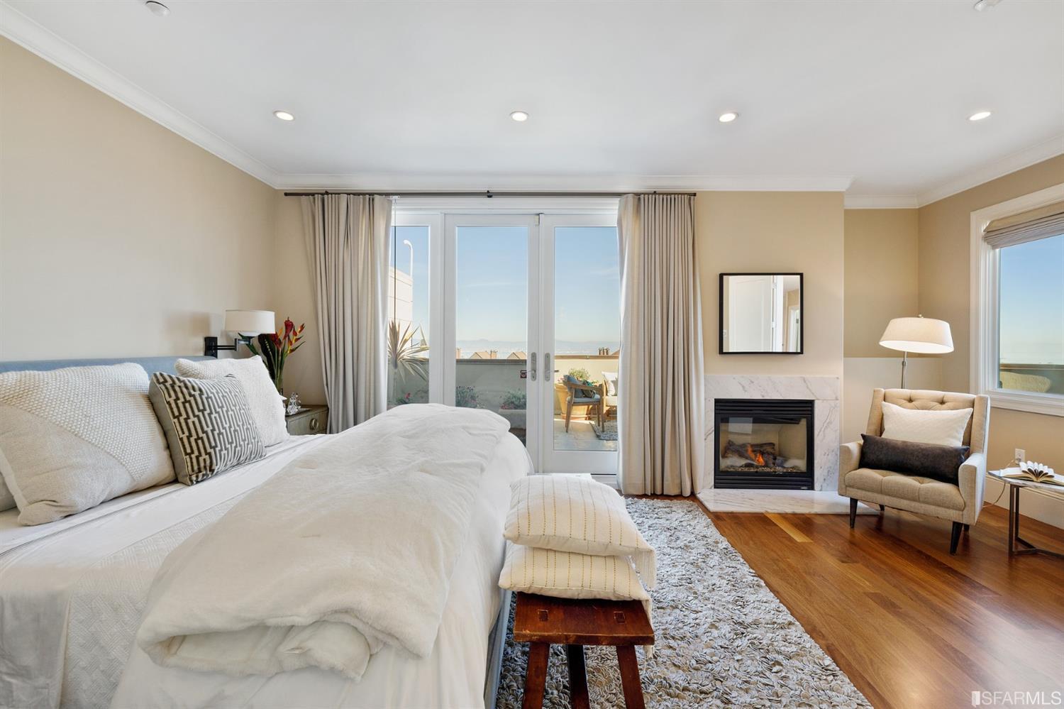 950 Corbett Avenue Unit: 3