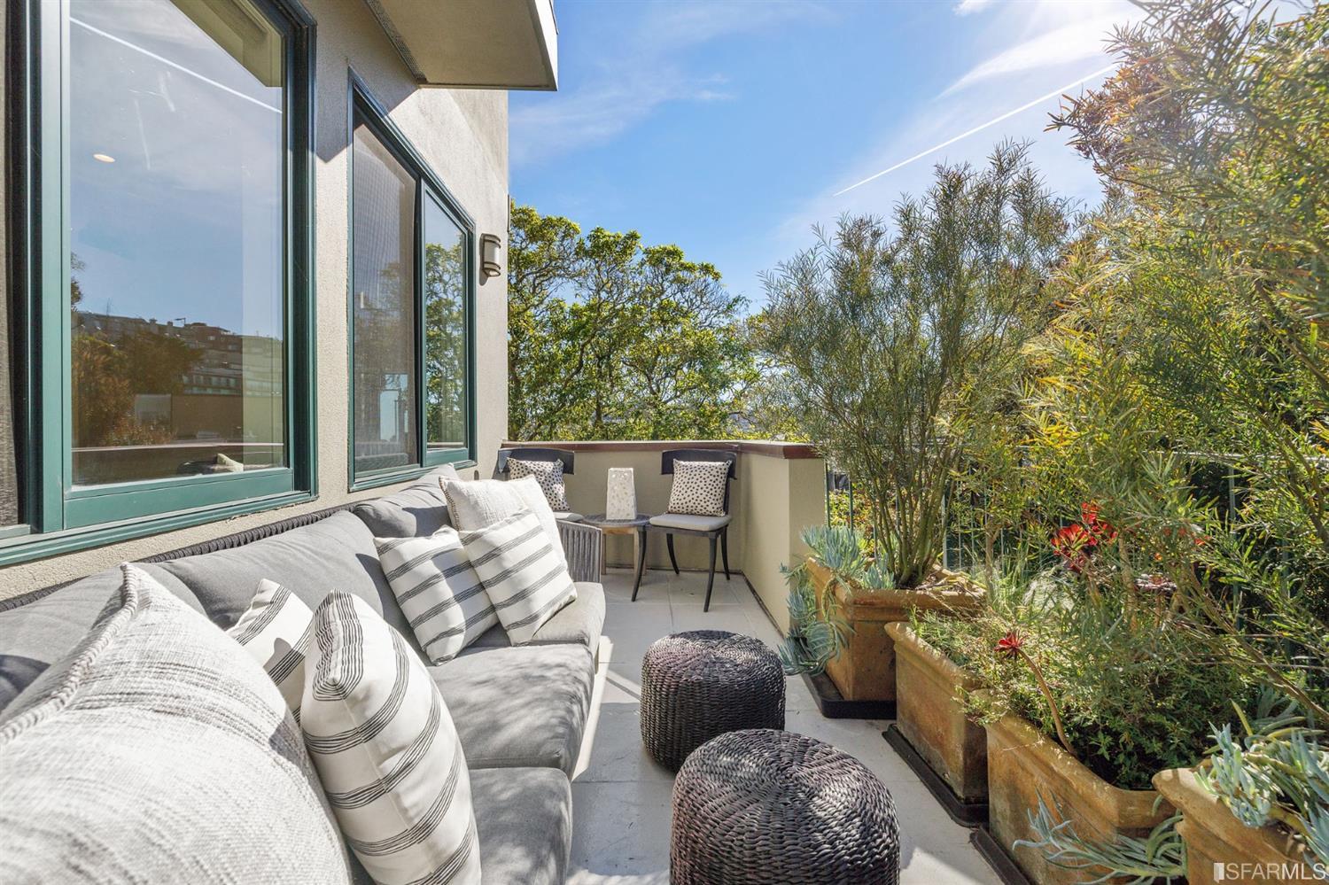 950 Corbett Avenue Unit: 3