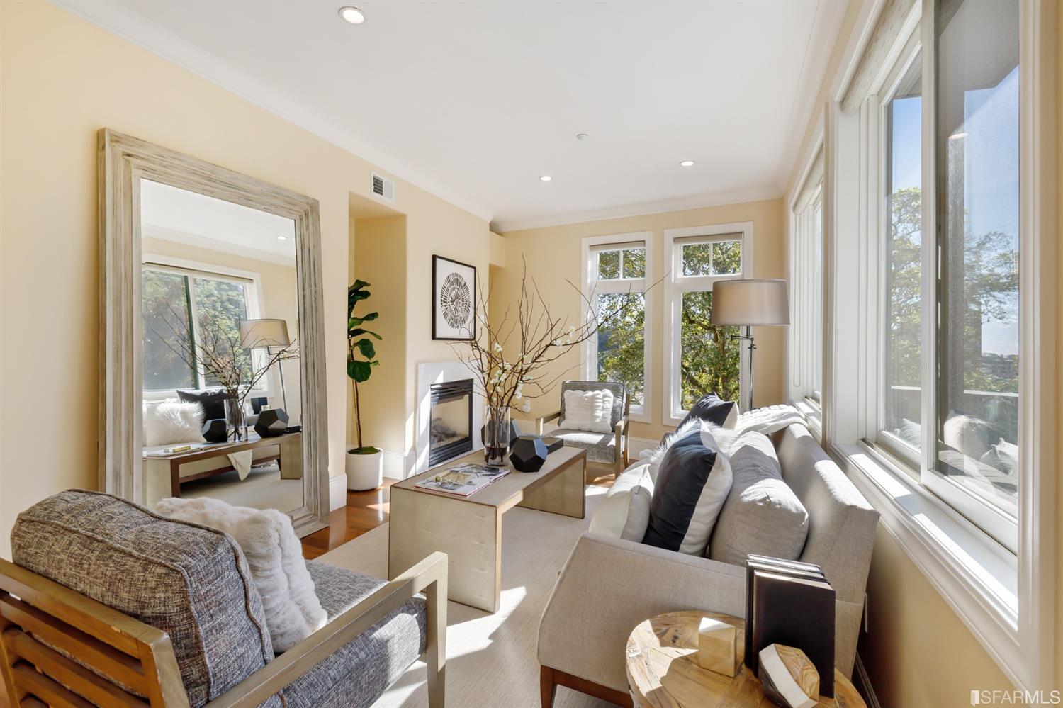 950 Corbett Avenue Unit: 3