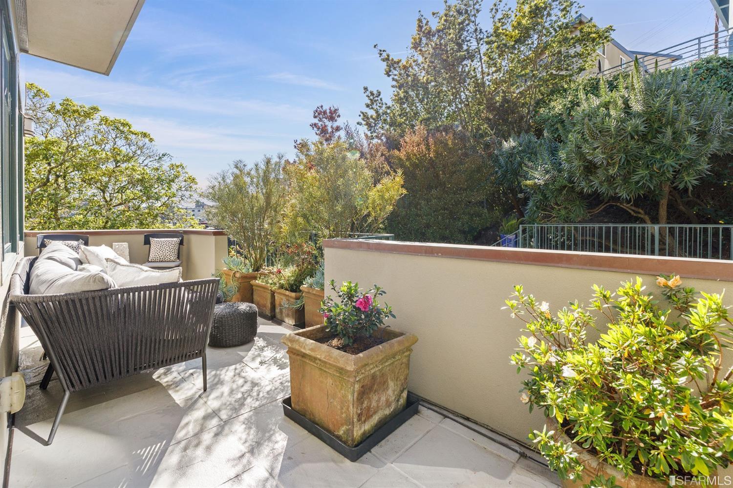 950 Corbett Avenue Unit: 3