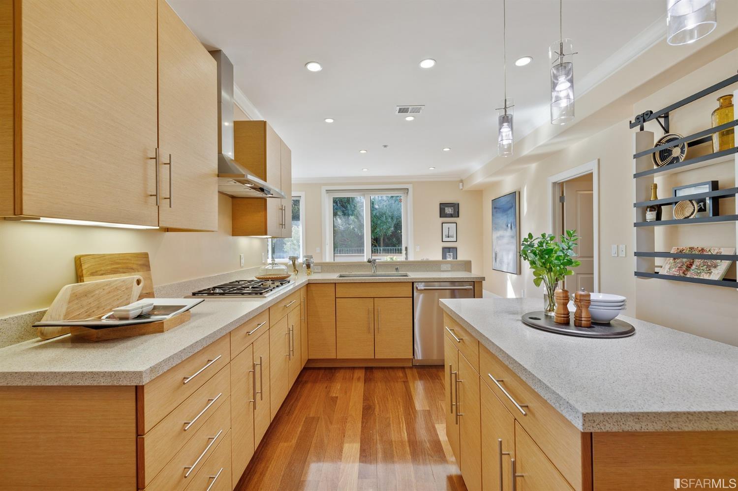 950 Corbett Avenue Unit: 3