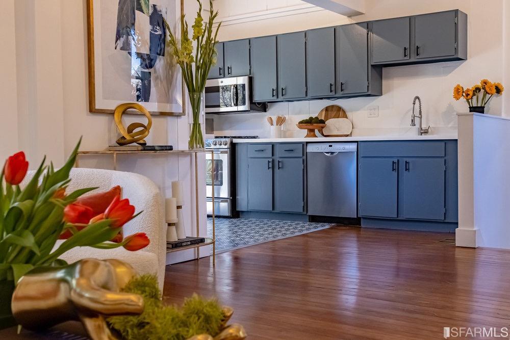 3284 Harrison Street