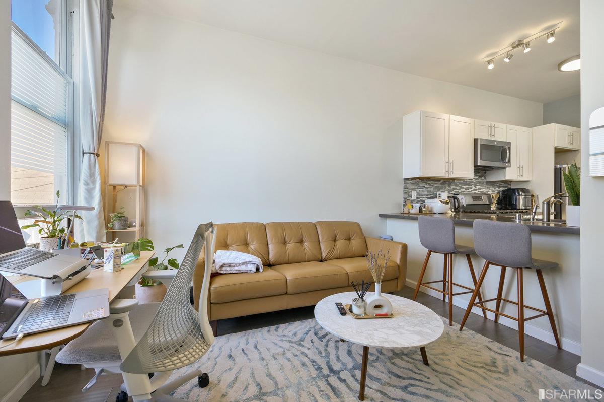 1071 Hampshire Street