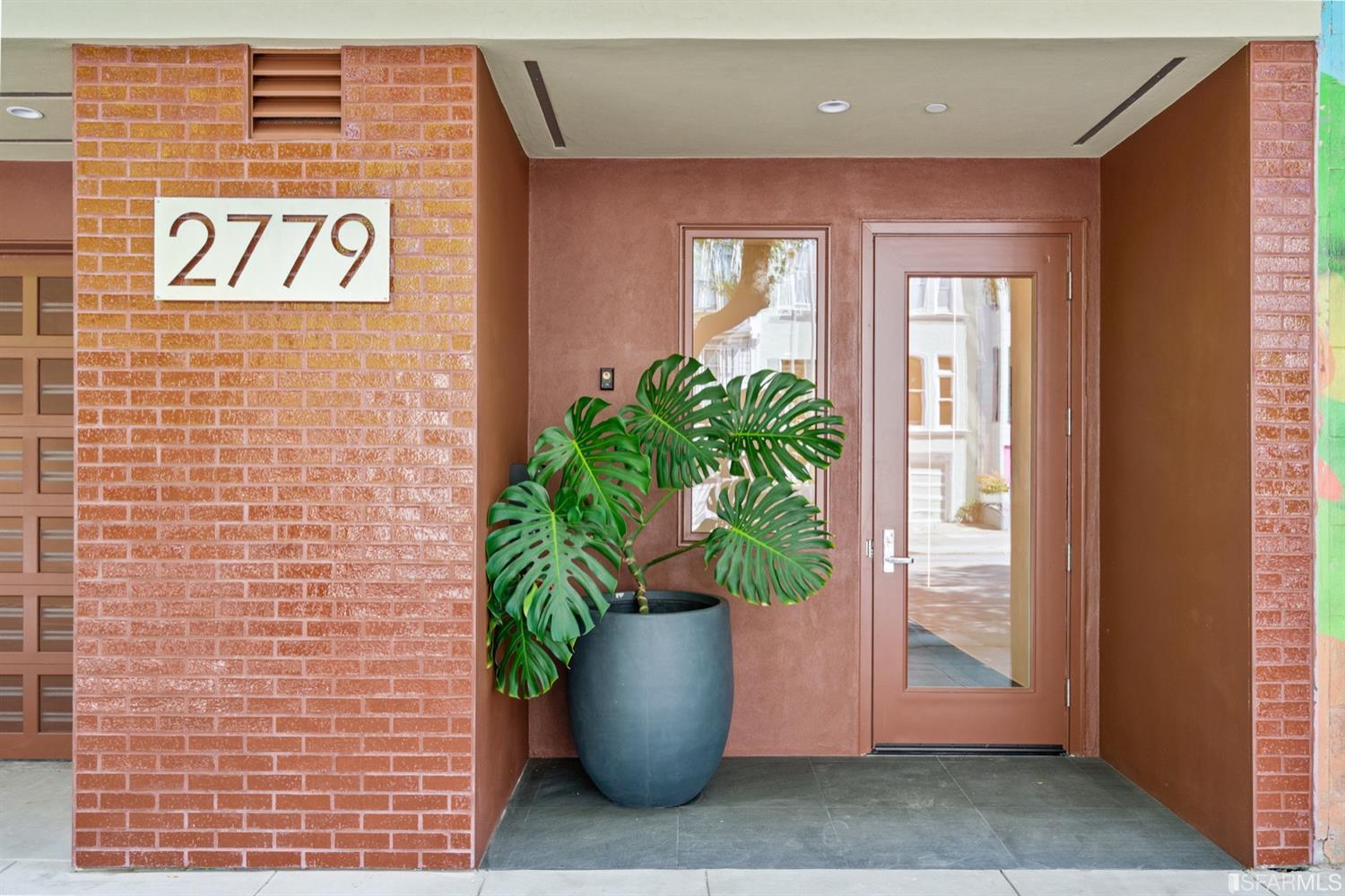 2779 Folsom Street Unit: 2