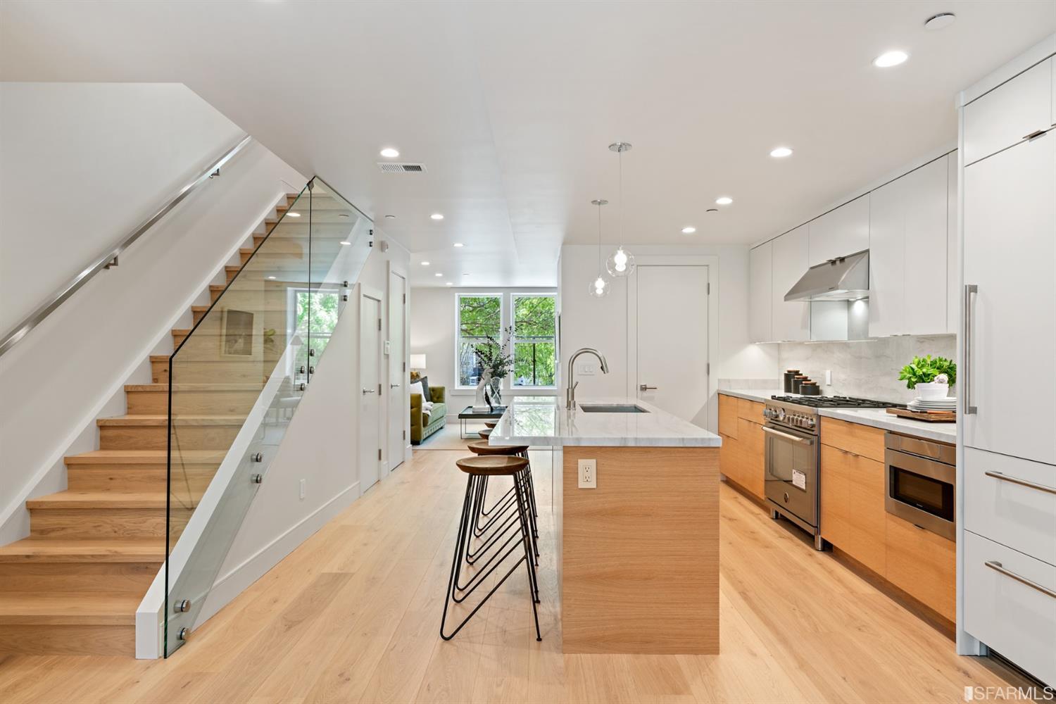 2779 Folsom Street Unit: 2