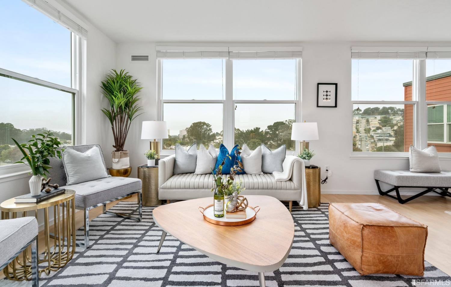 8100 Oceanview Terrace Unit: 204