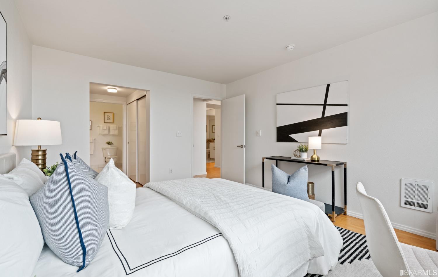 8100 Oceanview Terrace Unit: 204