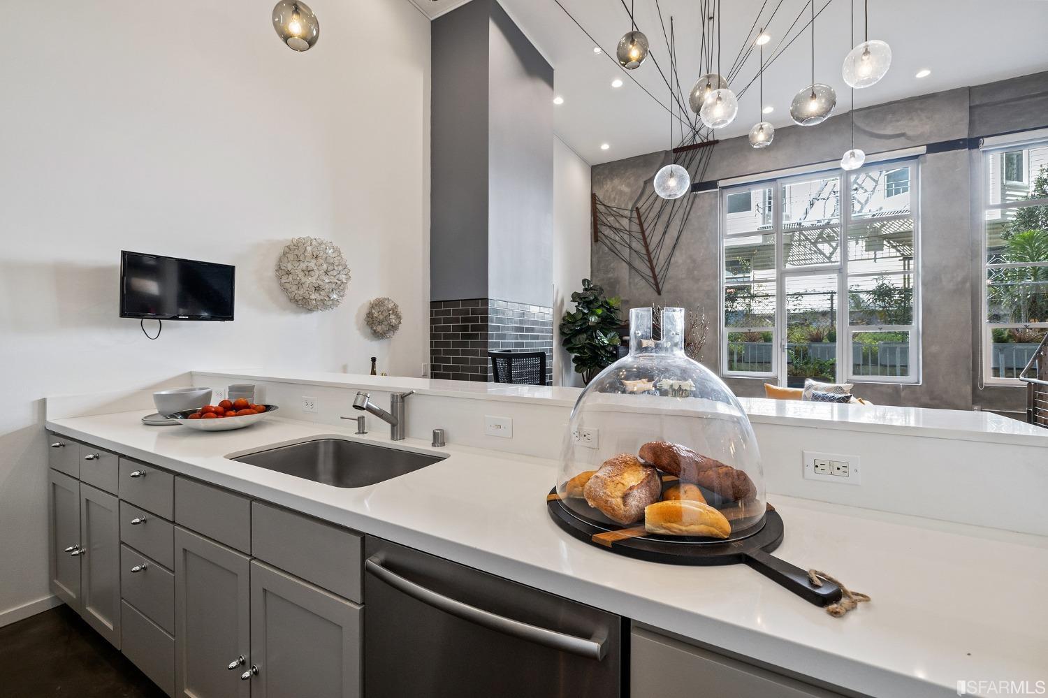 560 Haight Street Unit: 107